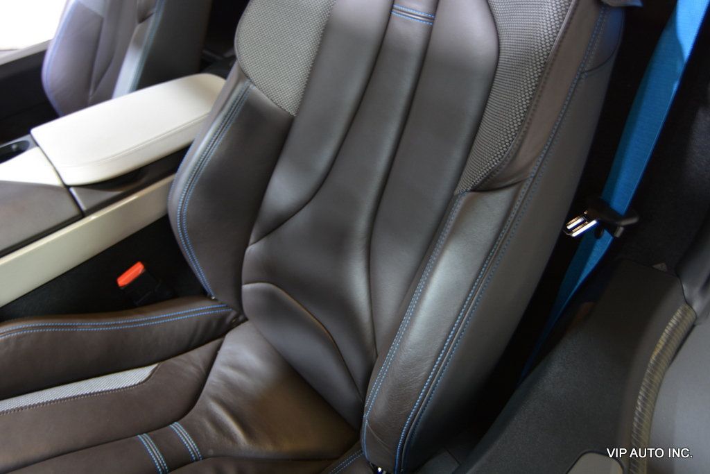 2019 BMW i8 Roadster - 22845849 - 19
