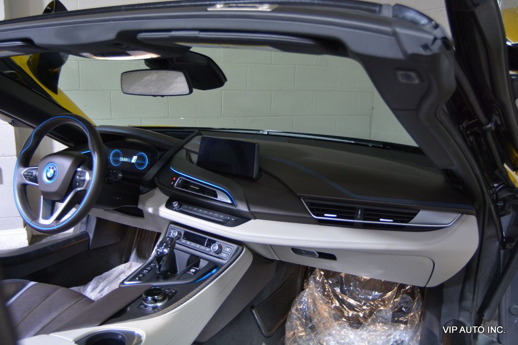 2019 BMW i8 Roadster - 22845849 - 24
