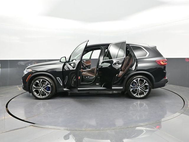 2019 BMW X5 xDrive50i Sports Activity Vehicle - 22987257 - 30