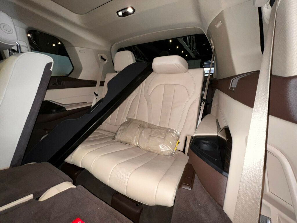2019 BMW X7 AWD/ParkAssistPkg/360Cam/HtdSeats/PanoRoof/BlindSpotMonitor - 22971157 - 16