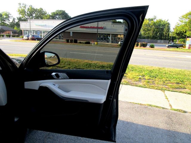 2019 BMW X7 xDrive40i Sports Activity Vehicle - 22917437 - 40