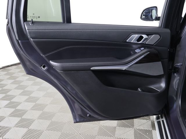 2019 BMW X7 xDrive40i Sports Activity Vehicle - 22955749 - 31