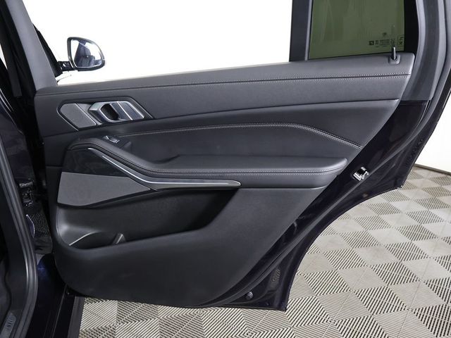 2019 BMW X7 xDrive40i Sports Activity Vehicle - 23064383 - 31