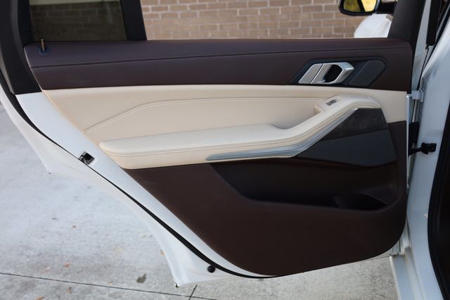 2019 BMW X7 xDrive40i Sports Activity Vehicle - 22947438 - 16