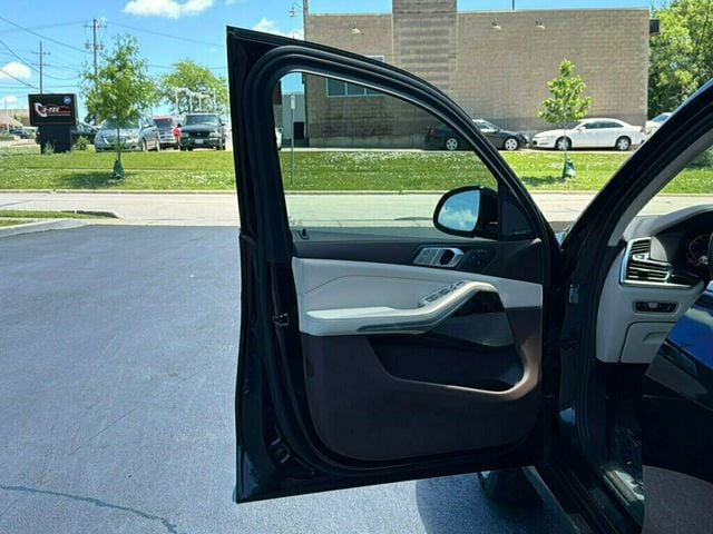 2019 BMW X7 xDrive40i Sports Activity Vehicle - 23040323 - 29