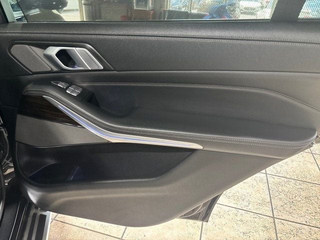 2019 BMW X7 xDrive50i Sports Activity Vehicle - 22883288 - 19