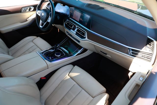 2019 BMW X7 xDrive50i Sports Activity Vehicle - 22939611 - 17