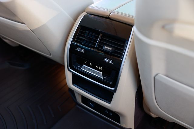 2019 BMW X7 xDrive50i Sports Activity Vehicle - 22939611 - 51