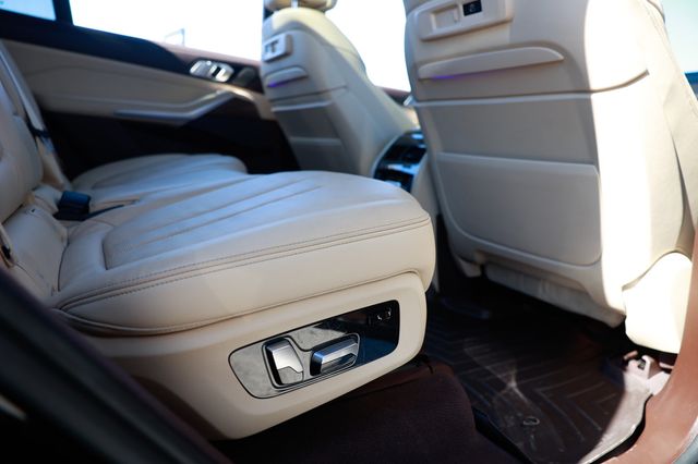 2019 BMW X7 xDrive50i Sports Activity Vehicle - 22939611 - 56