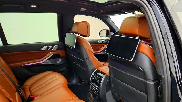 2019 BMW X7 xDrive50i Sports Activity Vehicle - 23098498 - 25
