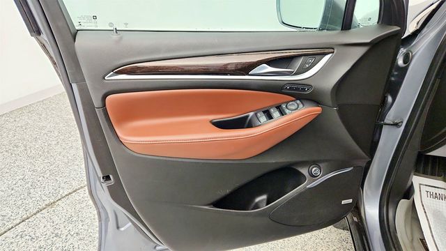 2019 Buick Enclave 4dr Avenir w/ Illuminated Door Sills - 23025762 - 10