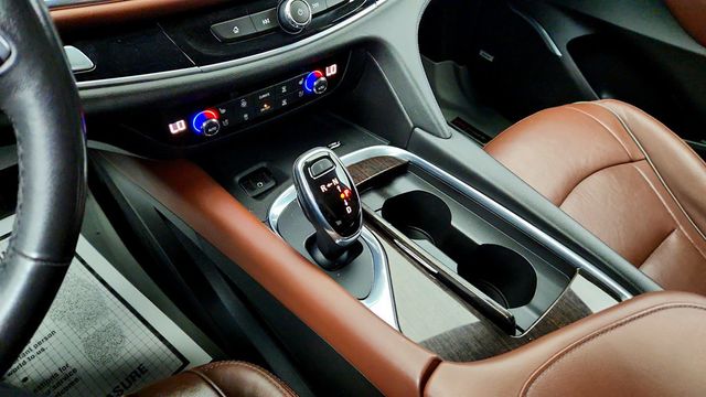 2019 Buick Enclave 4dr Avenir w/ Illuminated Door Sills - 23025762 - 16