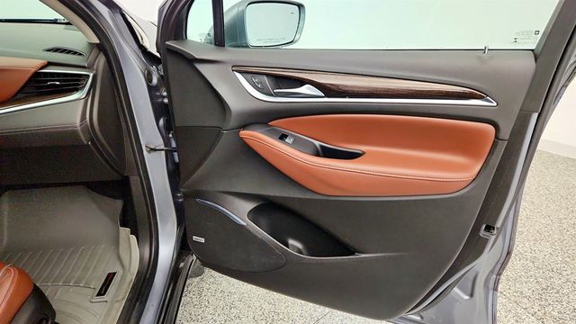 2019 Buick Enclave 4dr Avenir w/ Illuminated Door Sills - 23025762 - 26