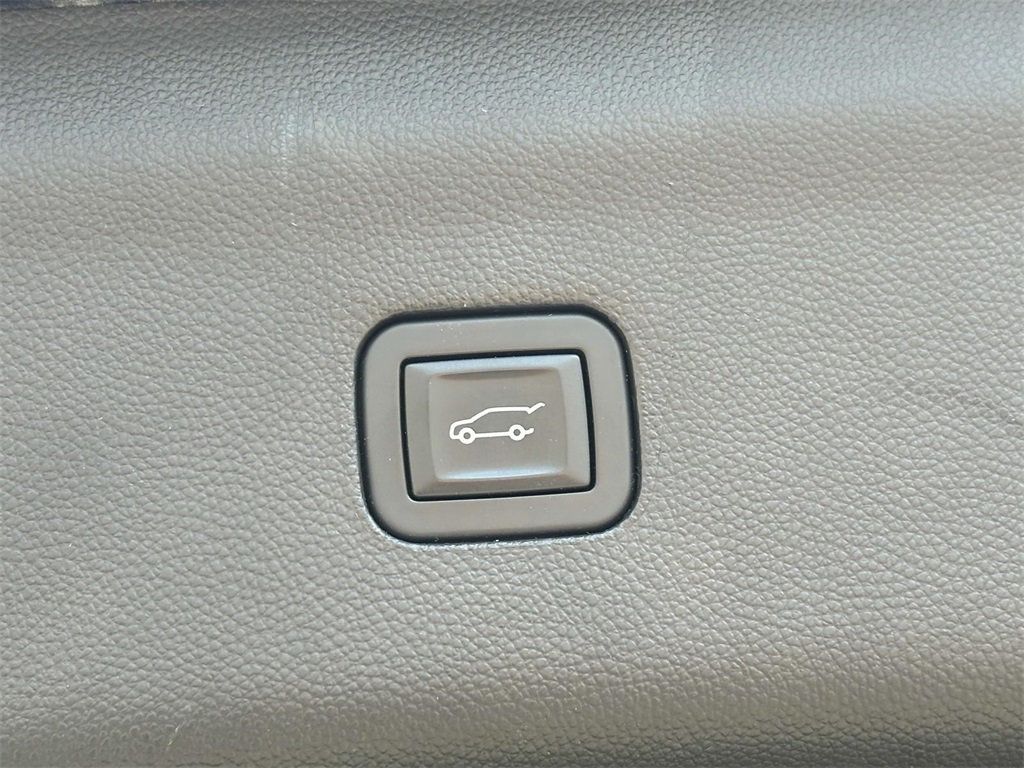 2019 Buick Enclave AWD 4dr Essence - 22375608 - 17