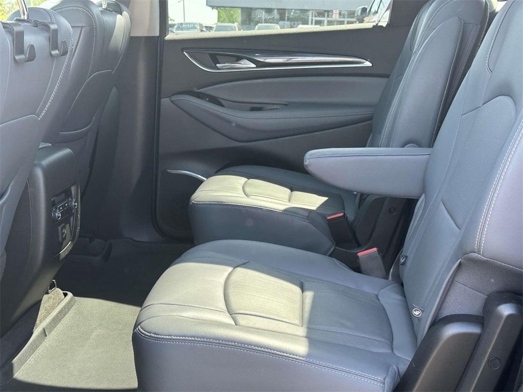 2019 Buick Enclave AWD 4dr Essence - 22375608 - 18