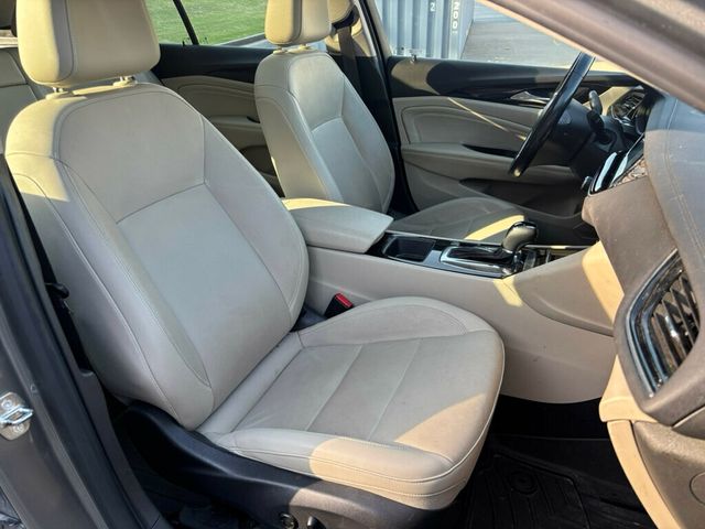 2019 Buick Regal TourX 5dr Wagon Essence AWD - 23029564 - 11