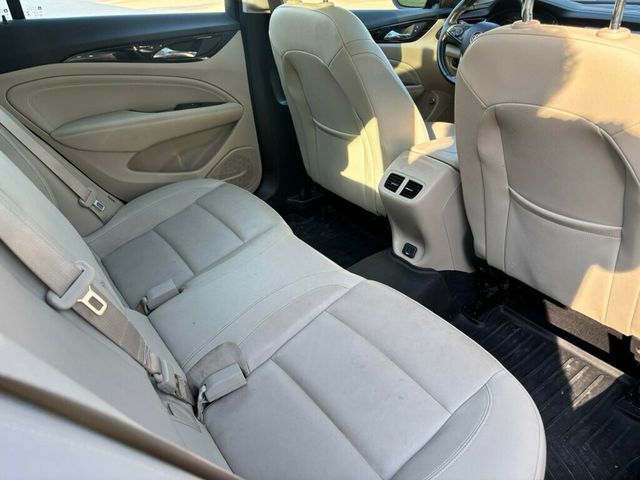 2019 Buick Regal TourX 5dr Wagon Essence AWD - 23029564 - 18