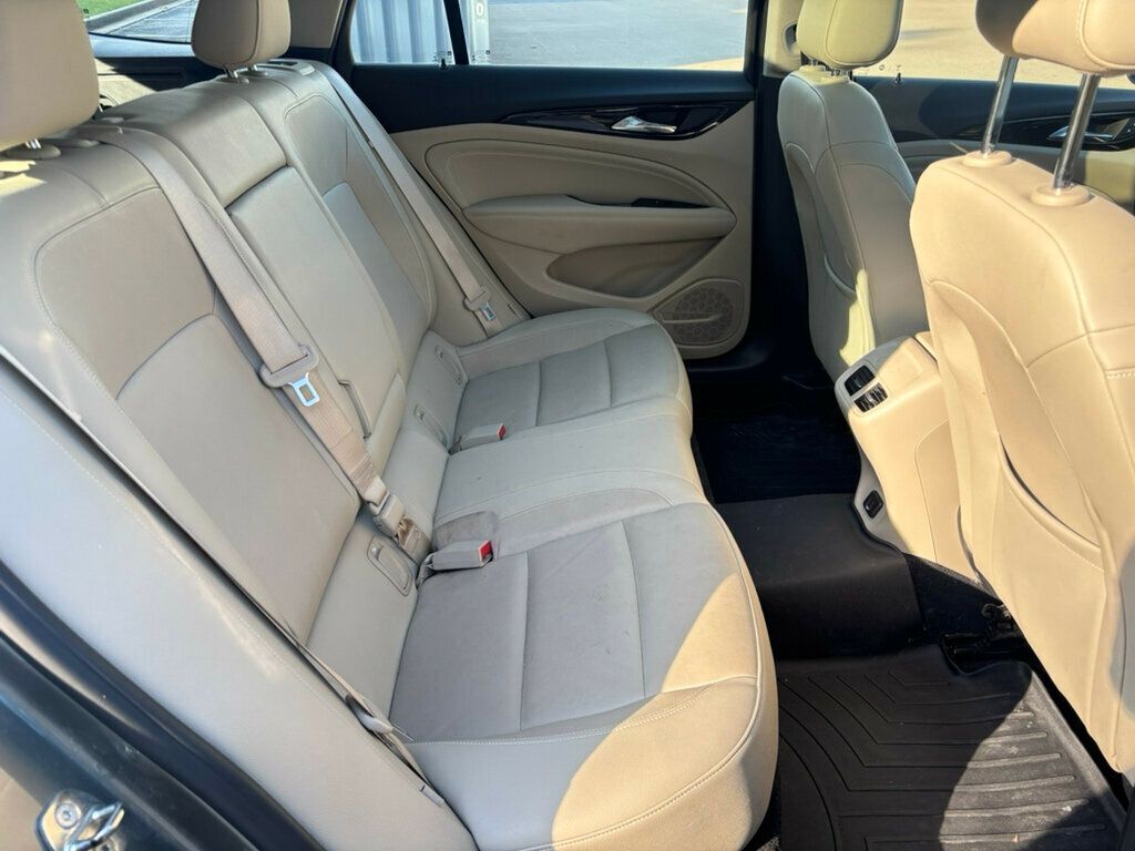2019 Buick Regal TourX 5dr Wagon Essence AWD - 23029564 - 19