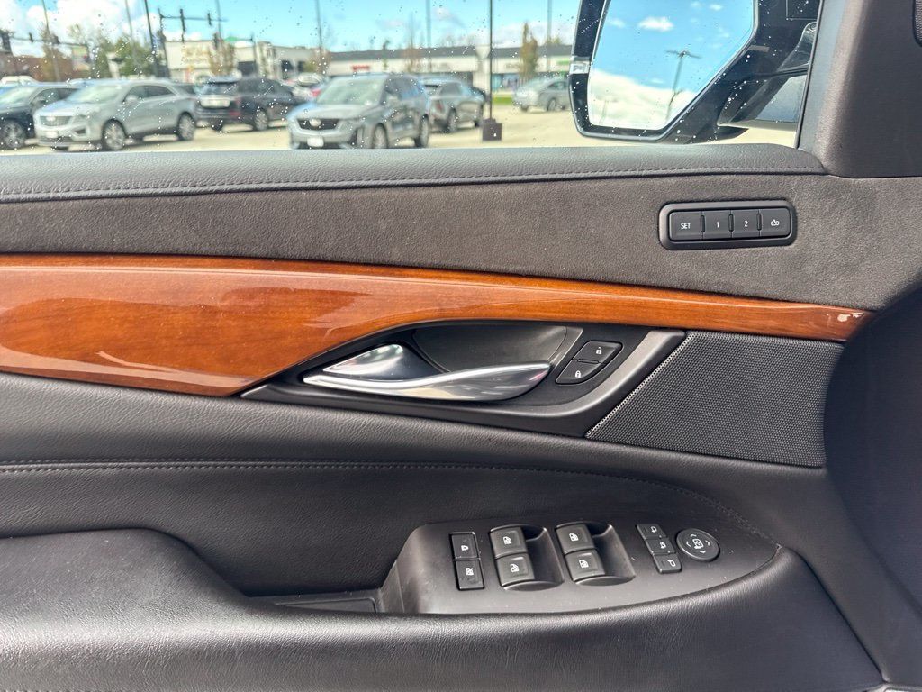 2019 Cadillac Escalade 4WD 4dr Luxury - 23096827 - 9