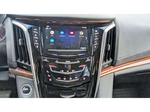 2019 Cadillac Escalade 4WD 4dr Luxury - 22963410 - 29