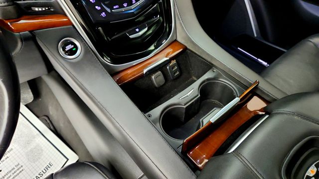2019 Cadillac Escalade 4WD 4dr Luxury w/ Rear Seat Entertainment & 22'' Wheels - 23075029 - 16
