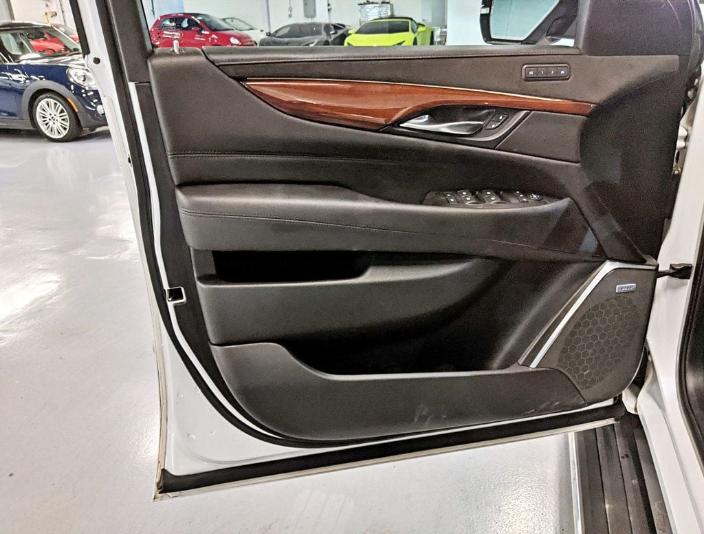 2019 Cadillac Escalade 4WD 4dr Premium Luxury - 22393647 - 17
