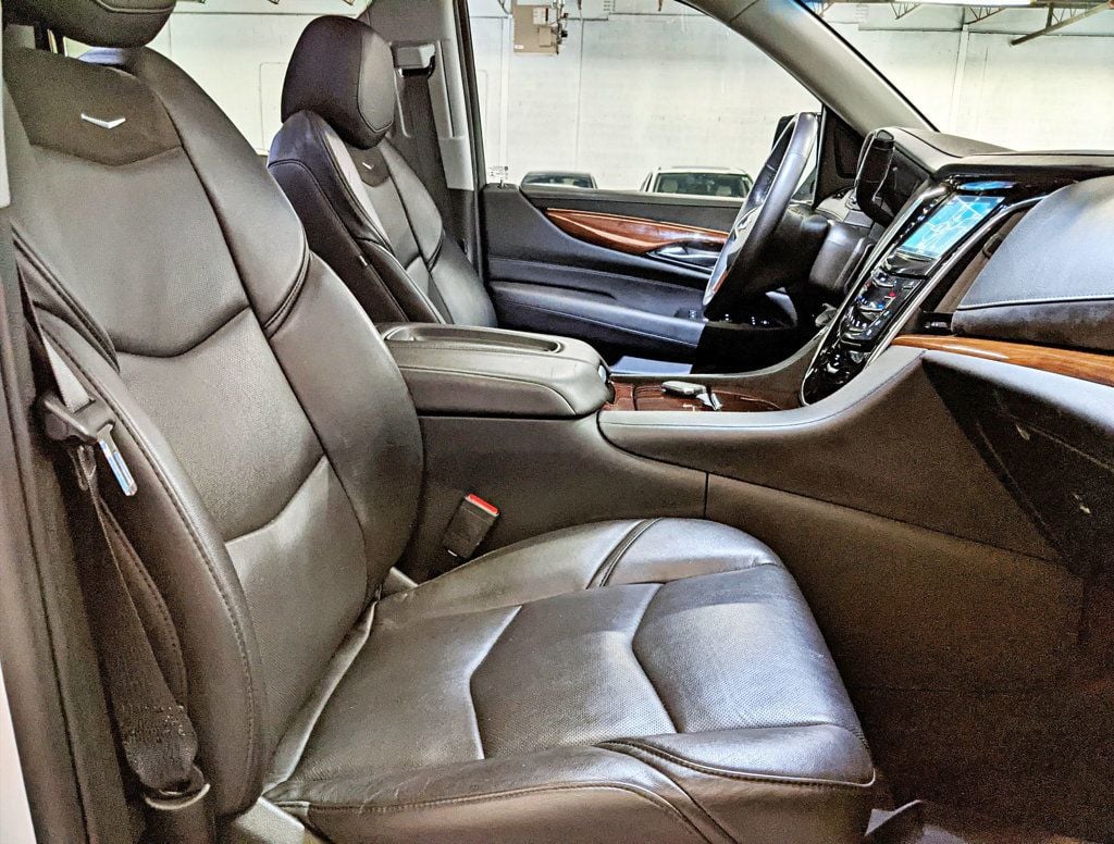 2019 Cadillac Escalade 4WD 4dr Premium Luxury - 22393647 - 52