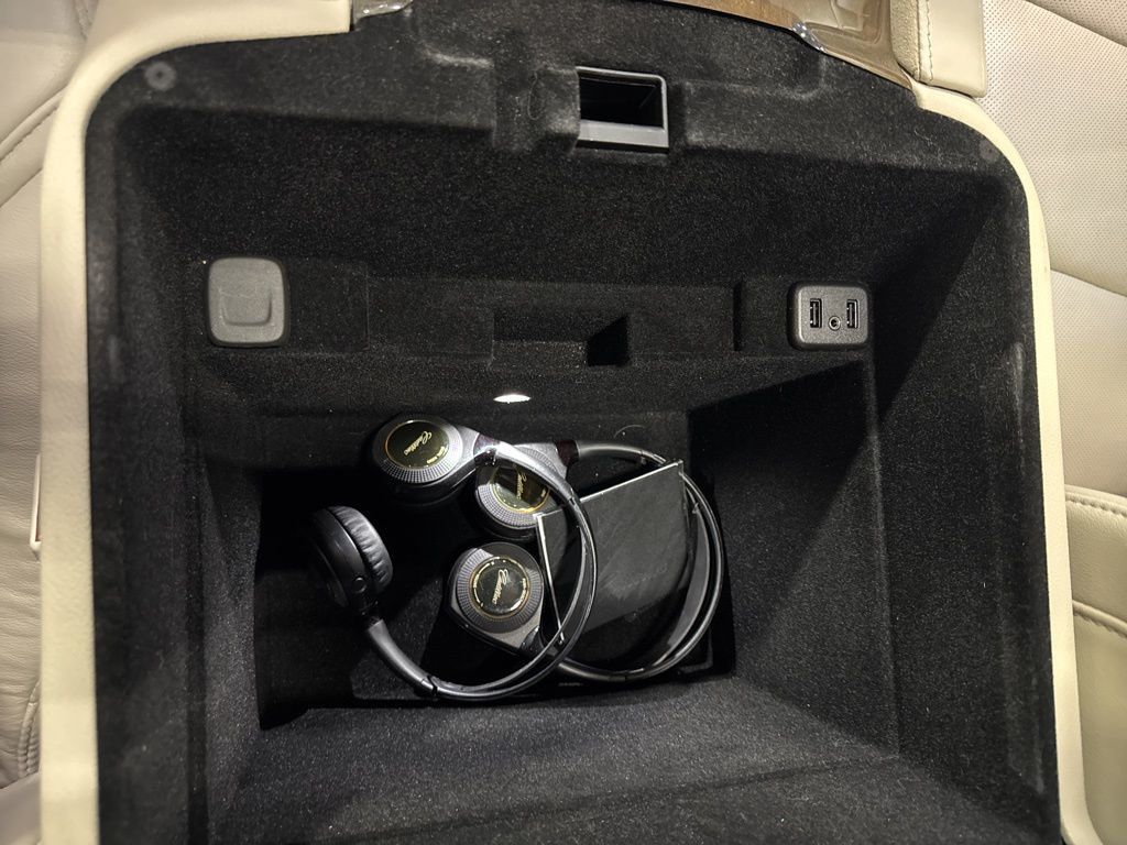 2019 Cadillac Escalade 4WD 4dr Premium Luxury - 22971306 - 29