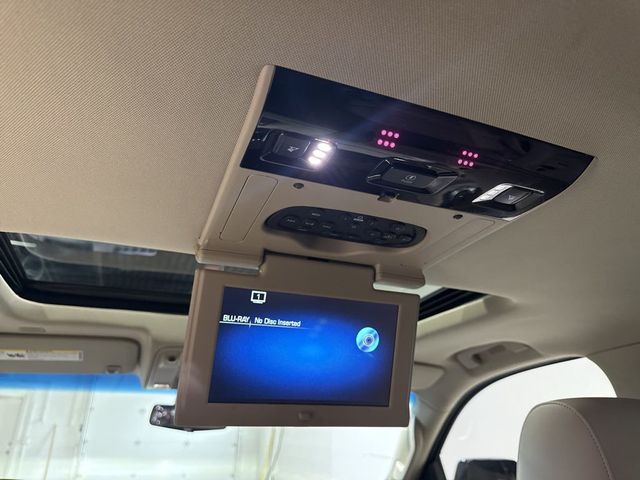 2019 Cadillac Escalade 4WD 4dr Premium Luxury - 22971306 - 44