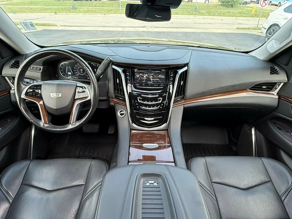 2019 Cadillac Escalade Premium Luxury photo 2