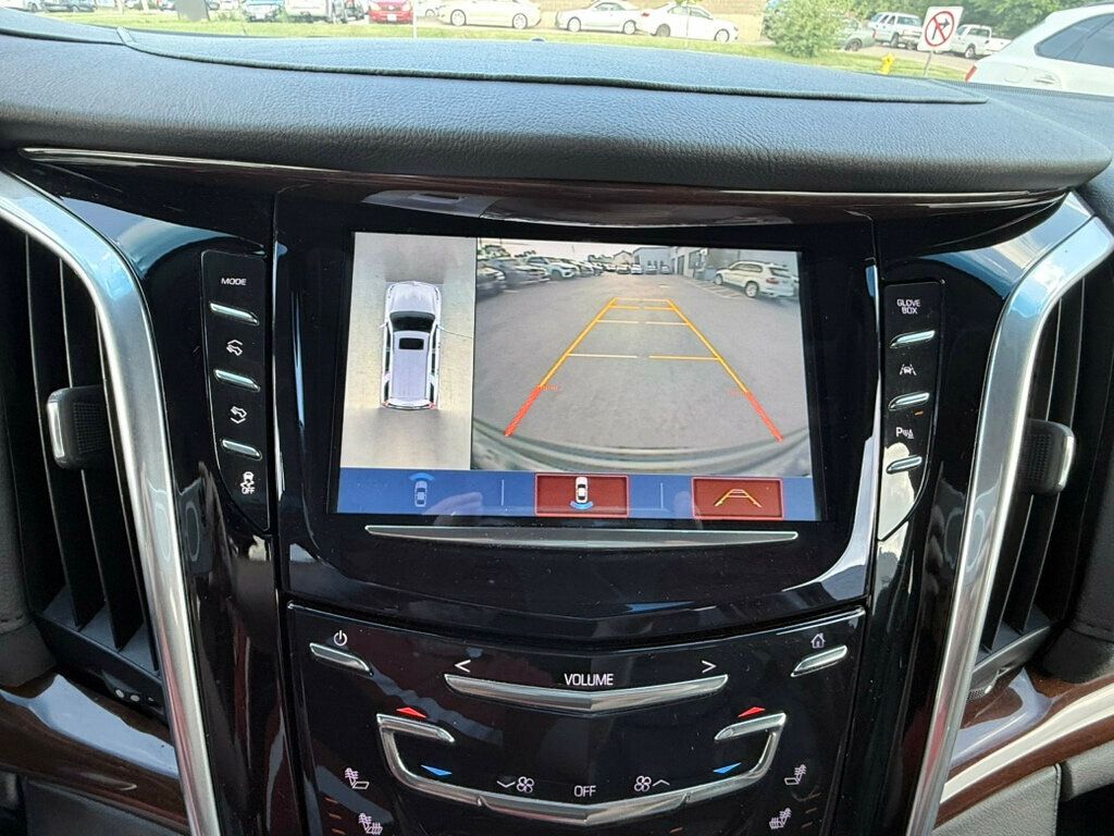 2019 Cadillac Escalade Premium Luxury photo 3