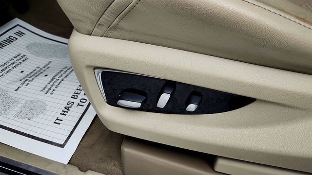 2019 Cadillac Escalade 4WD 4dr Premium Luxury w/ Power Retractable Assist Steps - 23012328 - 11