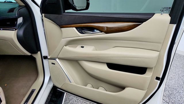 2019 Cadillac Escalade 4WD 4dr Premium Luxury w/ Power Retractable Assist Steps - 23012328 - 26