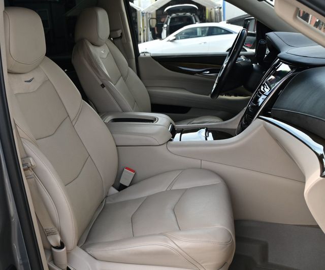 2019 Cadillac Escalade Luxury - 22989341 - 15