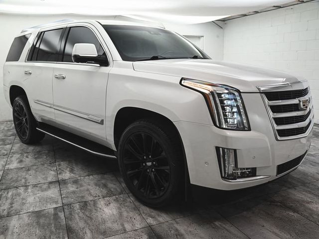2019 Cadillac Escalade Luxury - 22995615 - 2