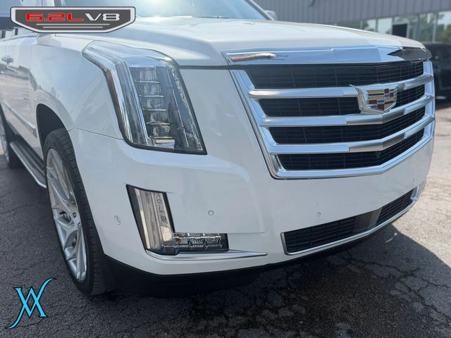 2019 Cadillac Escalade Luxury Sport Utility 4D - 23066952 - 9