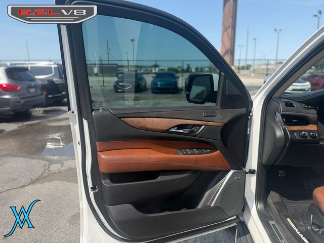 2019 Cadillac Escalade Luxury Sport Utility 4D - 23066952 - 10