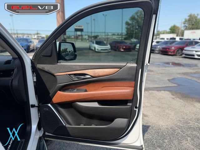 2019 Cadillac Escalade Luxury Sport Utility 4D - 23066952 - 20