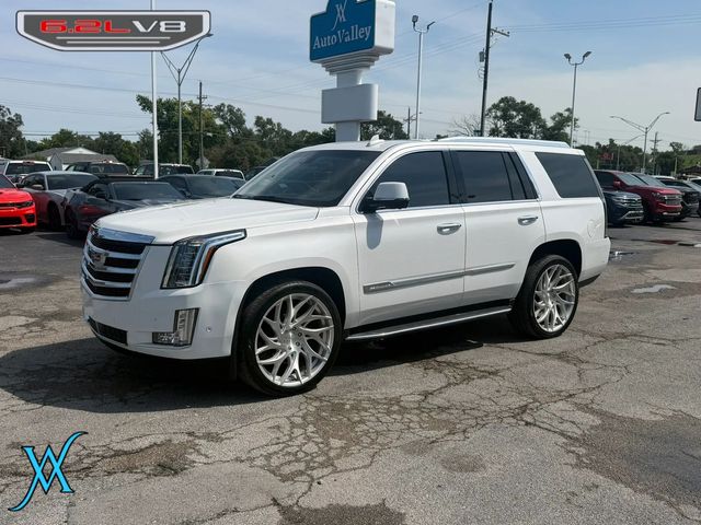 2019 Cadillac Escalade Luxury Sport Utility 4D - 23066952 - 2