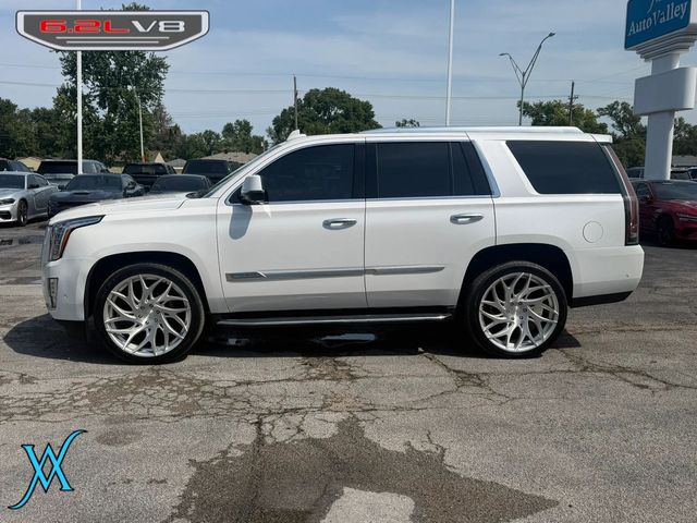 2019 Cadillac Escalade Luxury Sport Utility 4D - 23066952 - 3