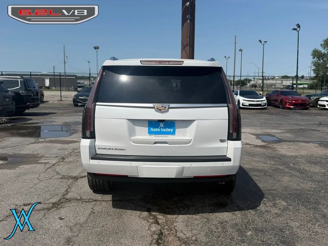 2019 Cadillac Escalade Luxury Sport Utility 4D - 23066952 - 5