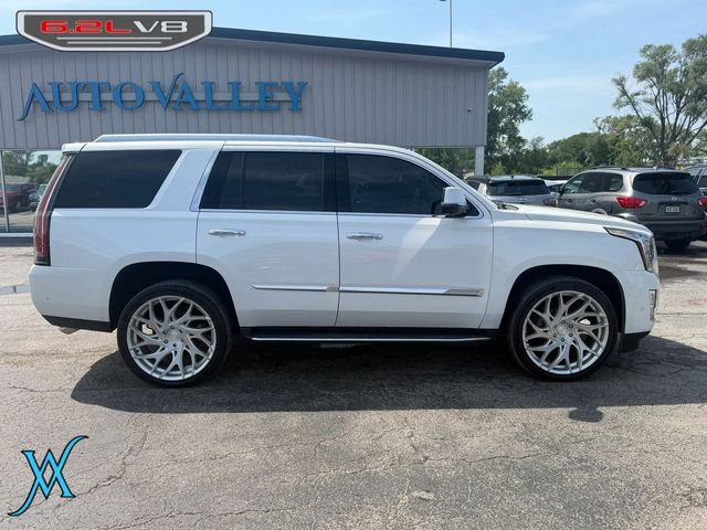 2019 Cadillac Escalade Luxury Sport Utility 4D - 23066952 - 7
