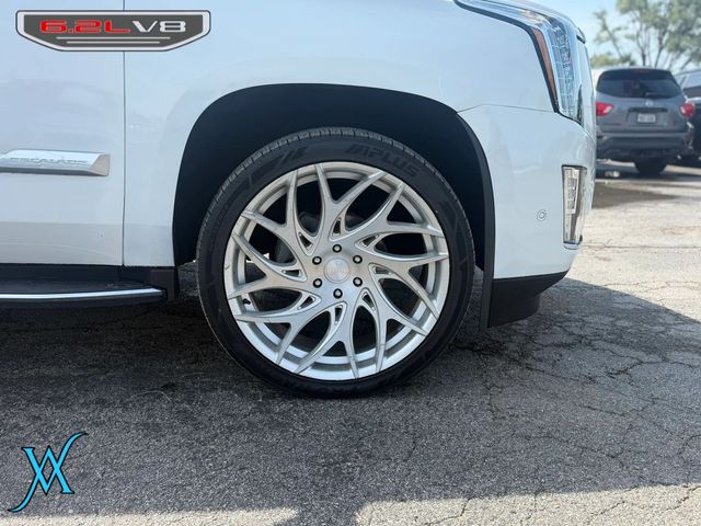2019 Cadillac Escalade Luxury Sport Utility 4D - 23066952 - 8
