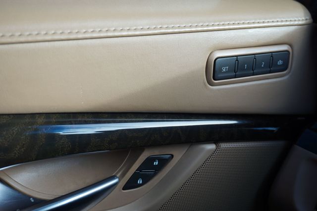 2019 Cadillac Escalade PLATINUM, 4X4, THIRD ROW SEATING, LEATHER SEATS, MOON ROOF - 22984705 - 26