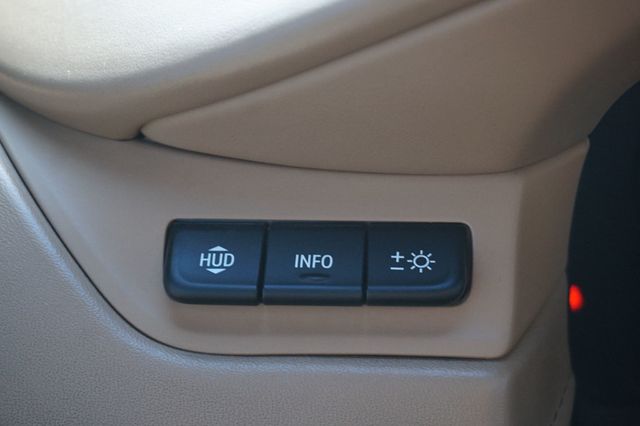 2019 Cadillac Escalade PLATINUM, 4X4, THIRD ROW SEATING, LEATHER SEATS, MOON ROOF - 22984705 - 28