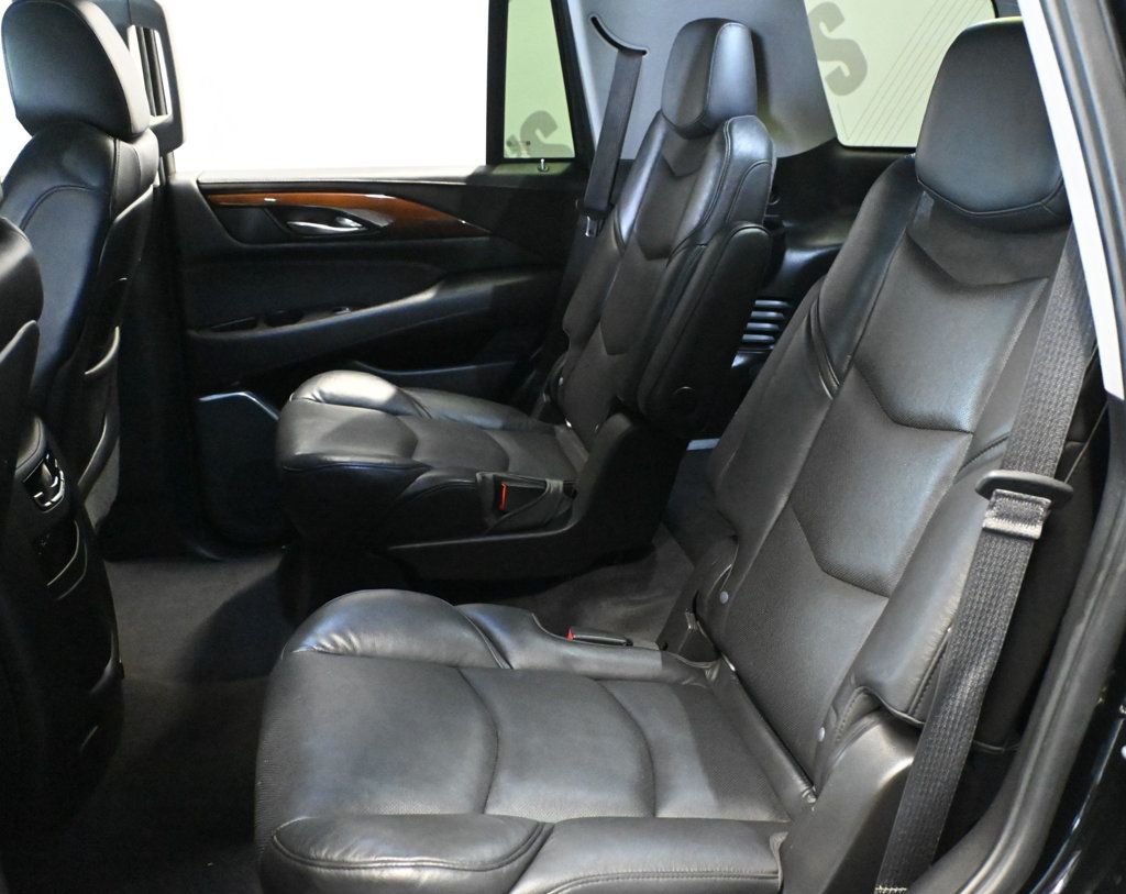 Cadillac Escalade photo 16