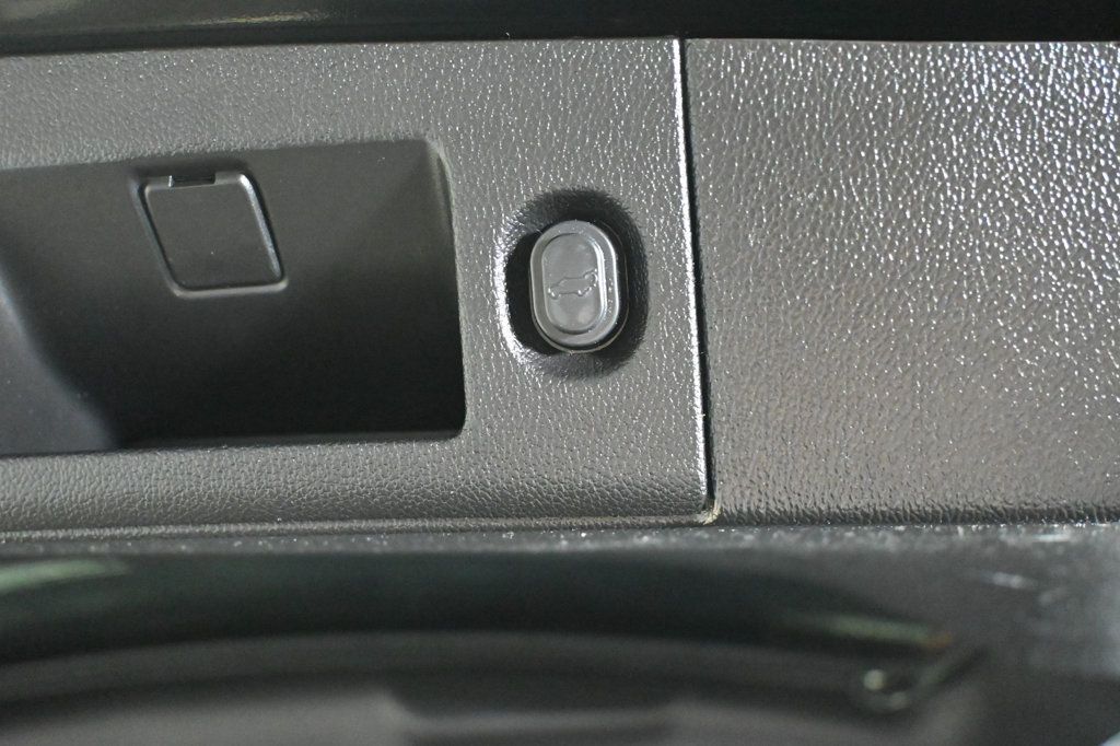 Cadillac Escalade photo 21