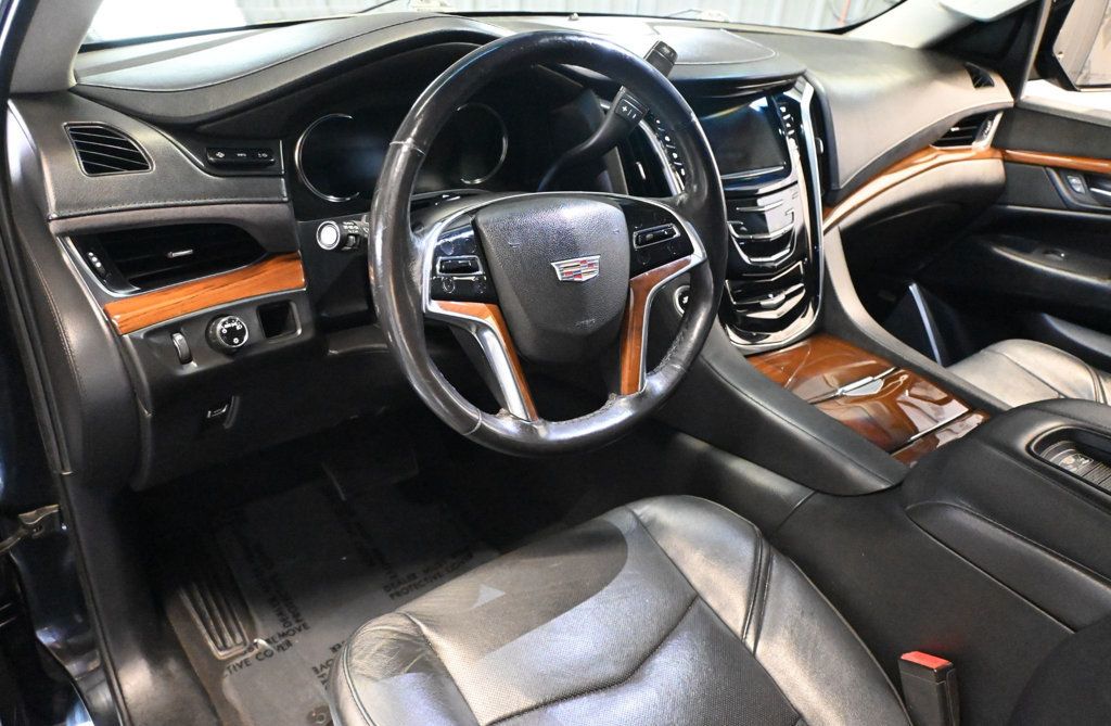 Cadillac Escalade photo 9