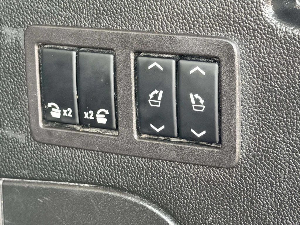 2019 Cadillac Escalade ESV 4WD 4dr Luxury - 23010041 - 7