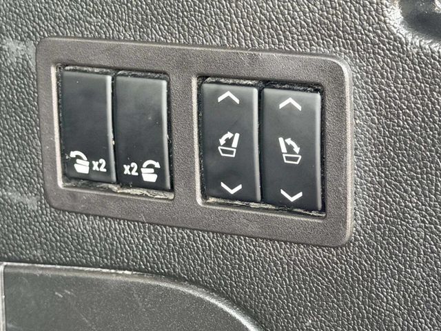 2019 Cadillac Escalade ESV 4WD 4dr Luxury - 23010041 - 7